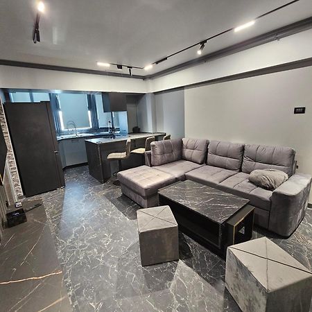 50Nuante De Gri Apartment Baia Mare Exterior photo