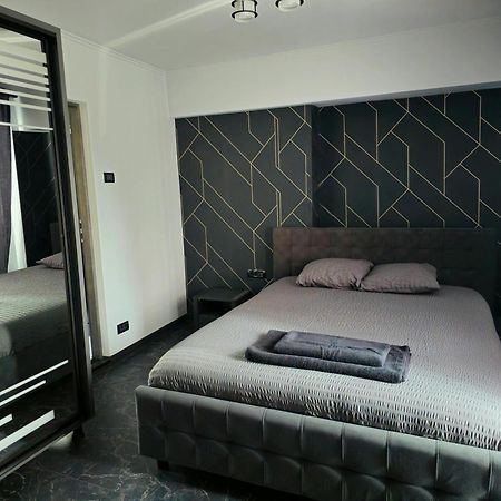 50Nuante De Gri Apartment Baia Mare Exterior photo